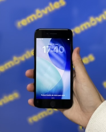 Apple iPhone SE [2022]